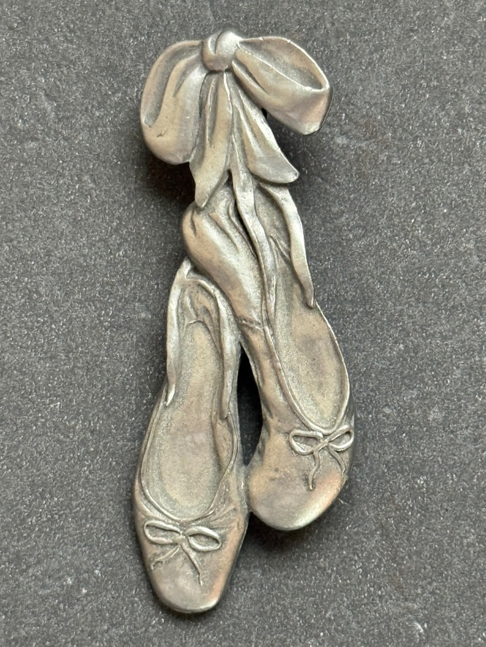 VINTAGE SEAGULL PEWTER Ballet Slippers with Bow Brooch